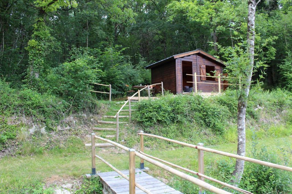 Chalonnes-sous-le-Lude Other | LES GRANGES D'ANTAN - le REFUGE FORESTIER - INSOLITE SANS EAU - ELECTRICITE AVEC BATTERIE NOMADE