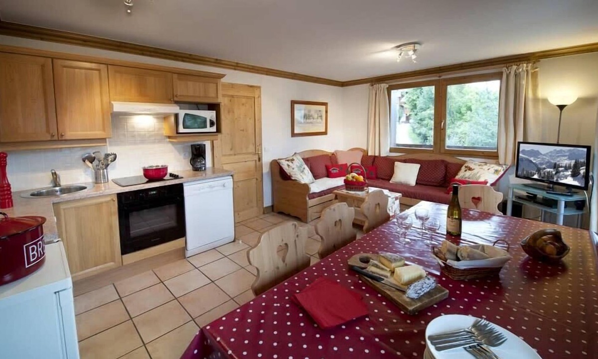 Montalbert Apartment | LES GRANGES 22, 6-9 PEOPLE