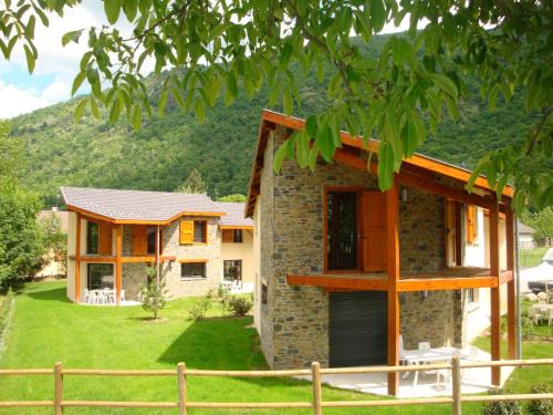 Aston House | Les Granges de Leo