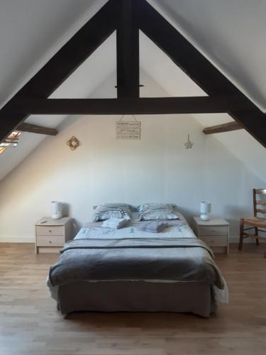 Le Vivier-sur-Mer Bed & Breakfast | Les Greniers De Blanche