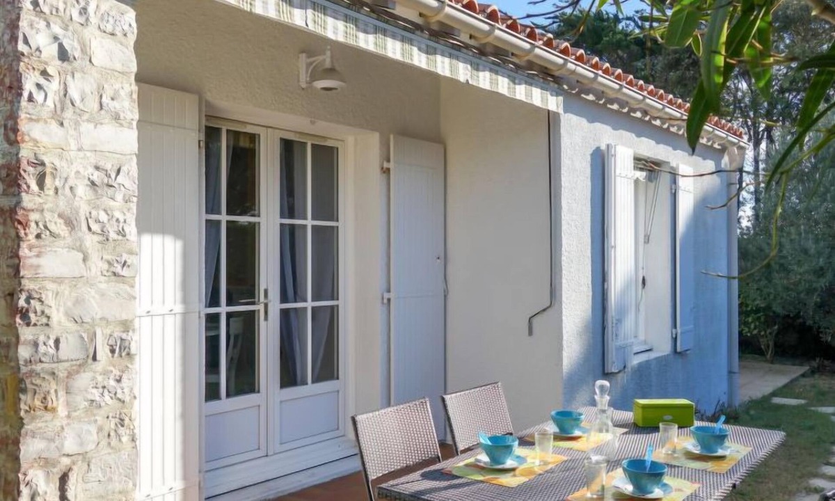 Saint-Palais-sur-Mer House | Les Grillons by Interhome