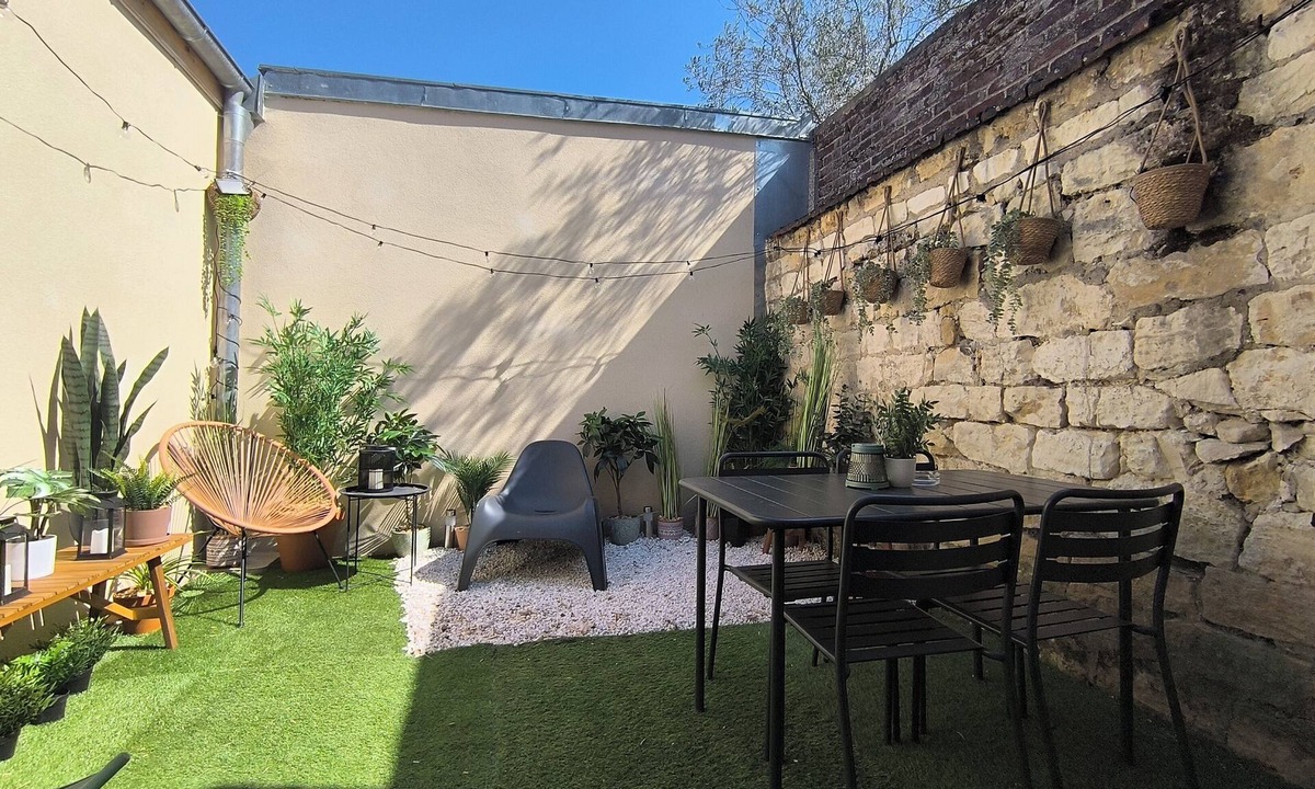 Les Capucins-Saint-Germain House | ★Les Grumes ★Centre Ville★Patio★Wifi