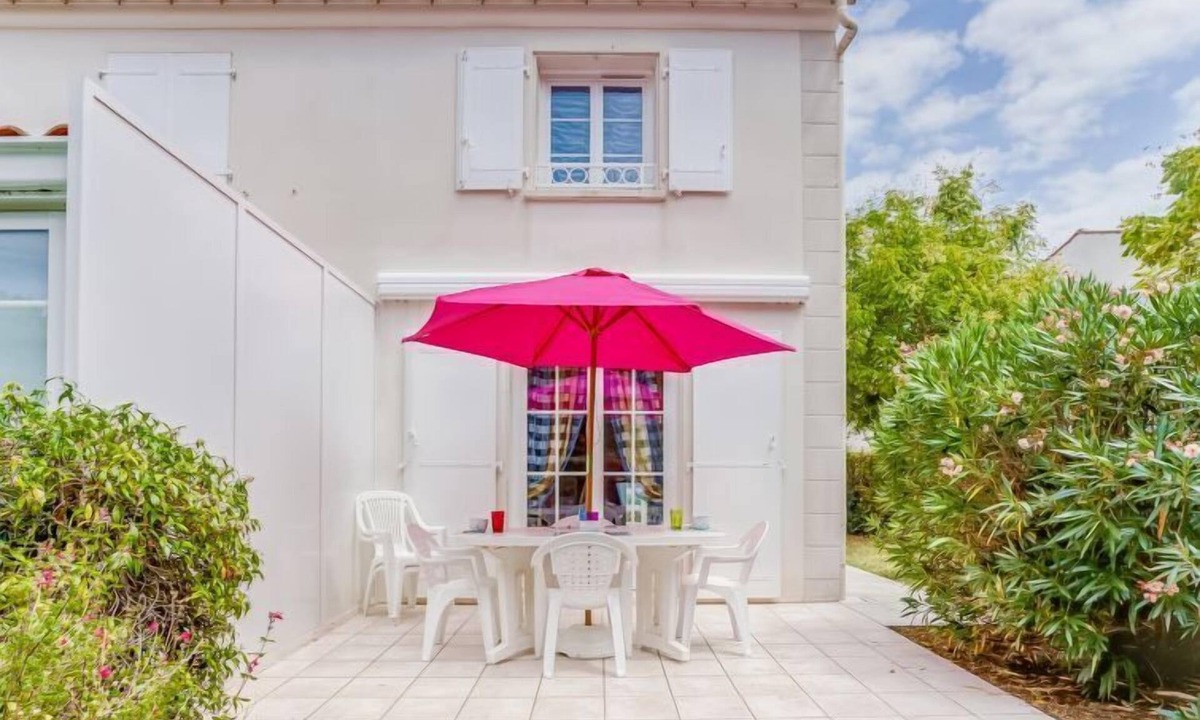 Vaux-sur-Mer House | Les Hautes Folies by Interhome