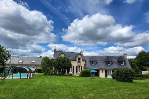 Saint-Thurien House | Les hauts de Kerdilis