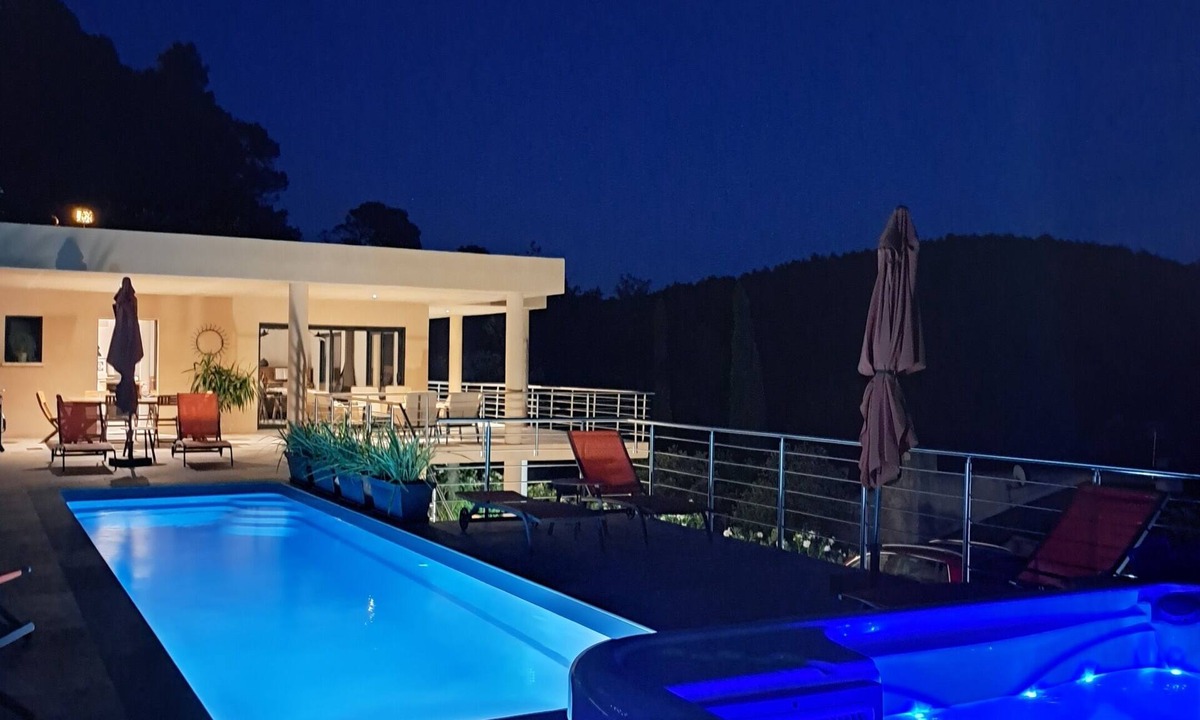 La Motte Bed & Breakfast | Les Hauts Du Peireguier