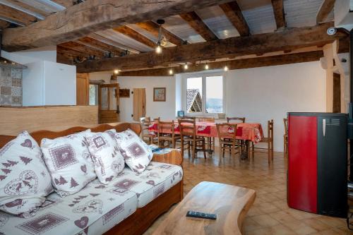 Saint-Maurice-de-Rotherens Apartment | Les hirondelles