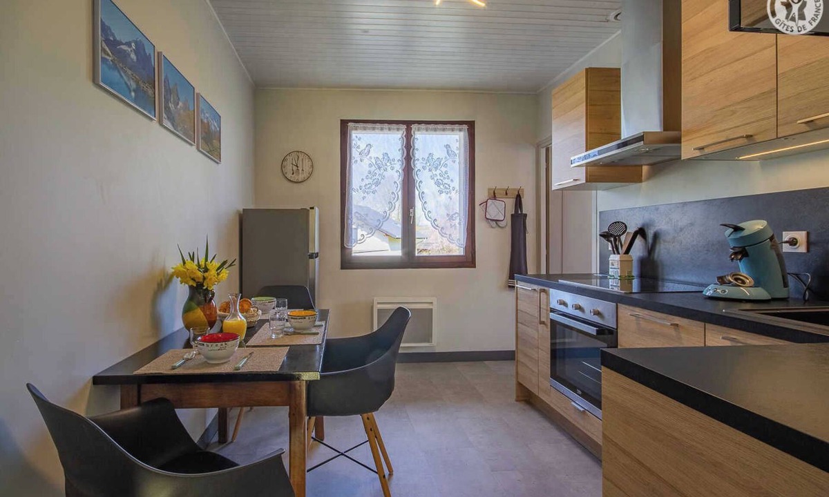 Attignat-Oncin House | LES HORTENSIAS - ATTIGNAT ONCIN