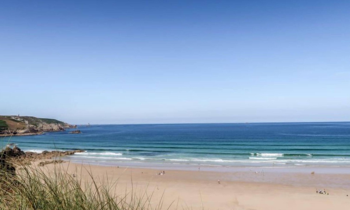 Plogoff House | Les Hortensias by Interhome