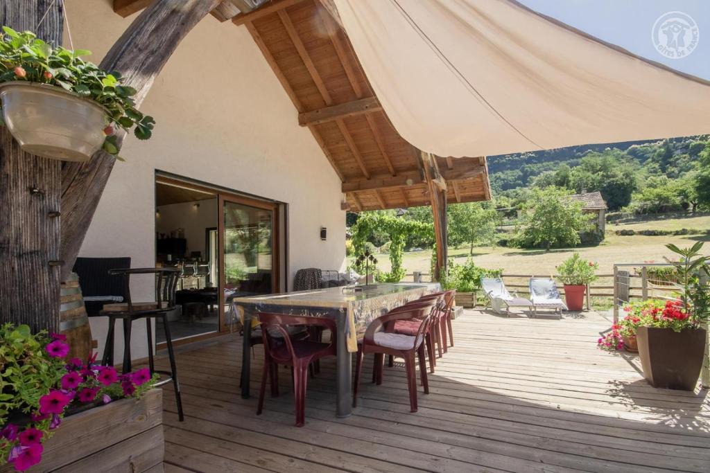Saint-Pierre-de-Curtille Bed & Breakfast | Les inséparables