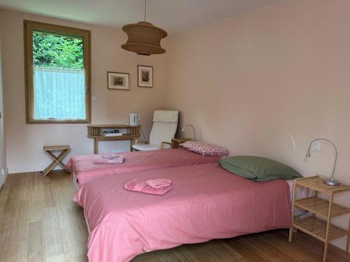 Beaufour-Druval House | Les Jardins Vert framboise