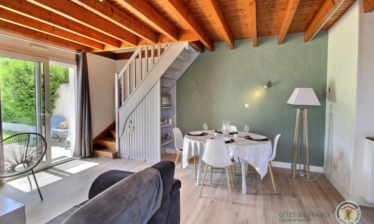 Cite House | Les Jonquilles - ST Quay Perros