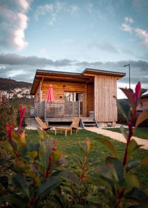 Virignin Cabin | Les Lodges de la ViaRhôna/cabane-spa