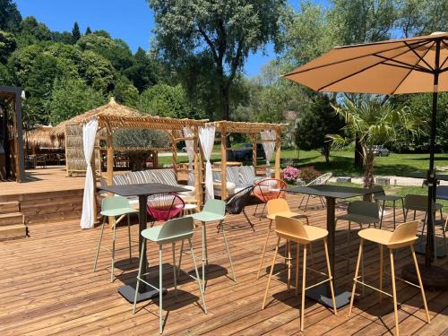 Saint-Alban-de-Montbel Hotel | Les Lodges du Lac