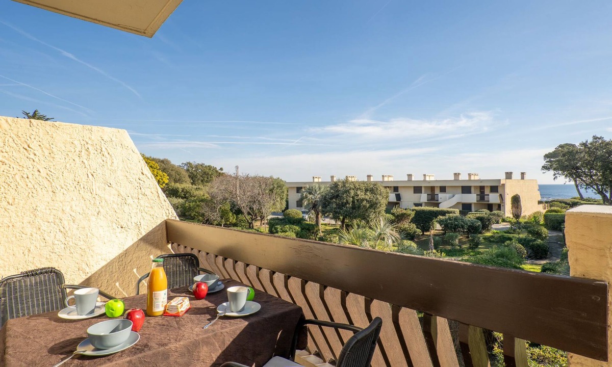 Saint-Aygulf Apartment | Les Louvans by Interhome