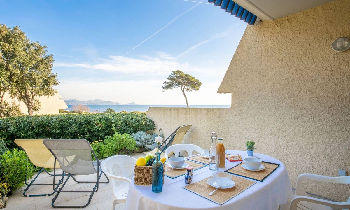 Saint-Aygulf Apartment | Les Louvans by Interhome