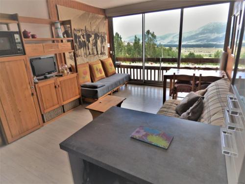 Les Angles Apartment | "Les Lupins 10" Résidence "Les Lupins" Studio cabine Pkg-100m télécabine-Vue lac, montagne, village