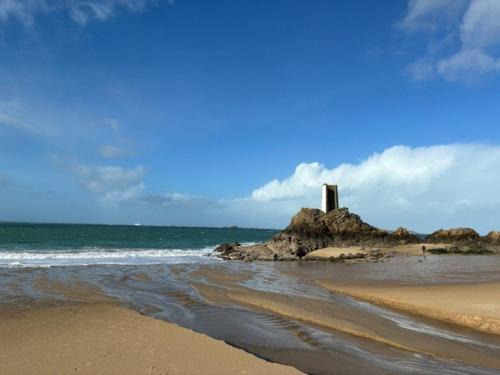 Saint-Lunaire Bed & Breakfast | Les Mûres