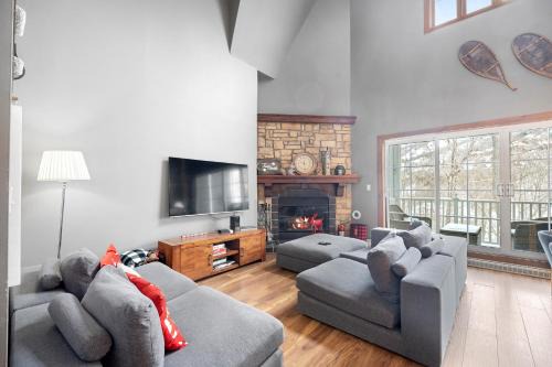 Mont-Tremblant House | Les Manoirs 3bdrs W Pool & Hottub Near Village
