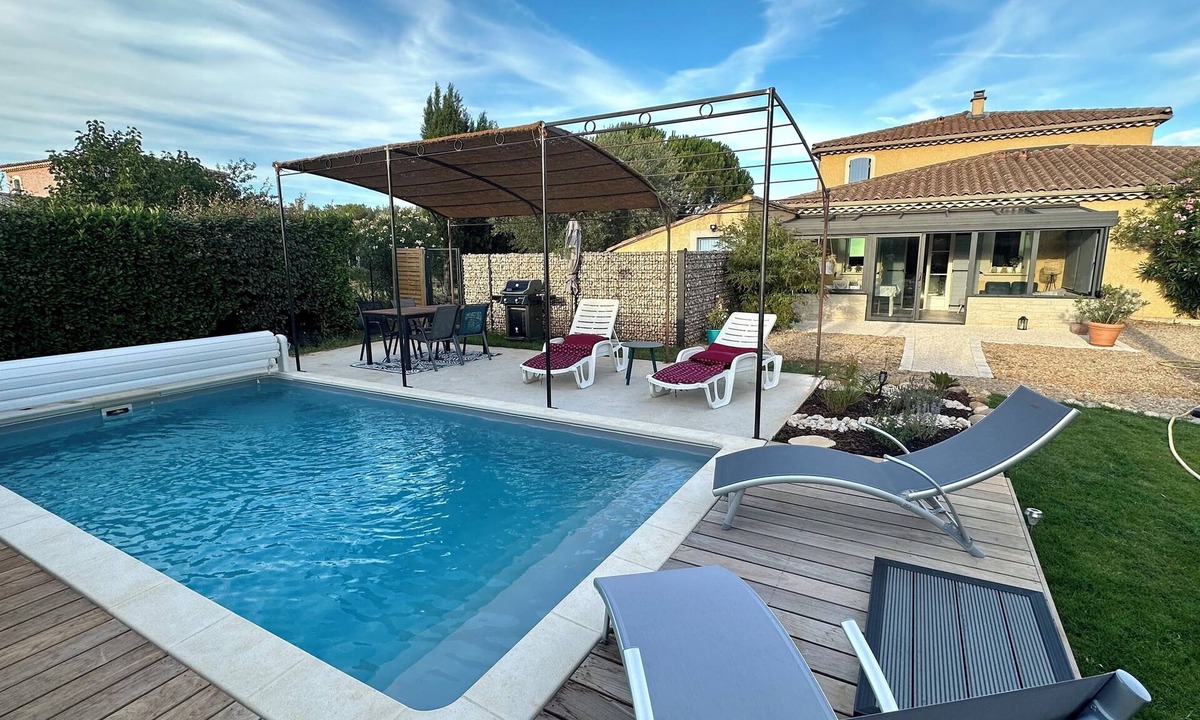 Suze-la-Rousse House | Les Menthes Sauvages