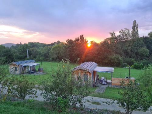 Encausse-les-Thermes Ski Chalet | Les Milles Bottes et ses Roulottes