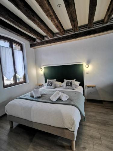 Loreux Bed & Breakfast | Les Nuitées de Bois Renaud Chambre d'Hôtes LA FORET