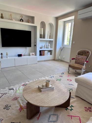 Saint-Affrique House | Les Nuits Insouciantes