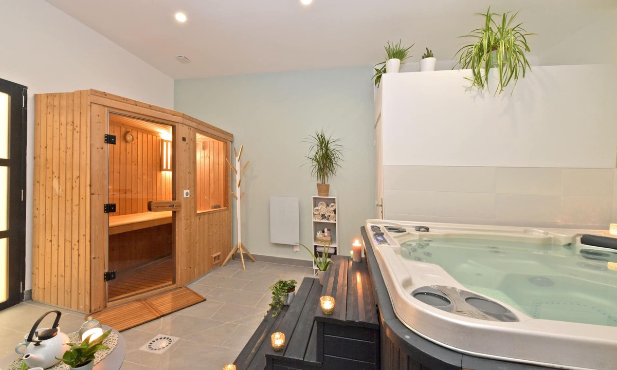 Saint-Quentin House | Les Nuits Pastel