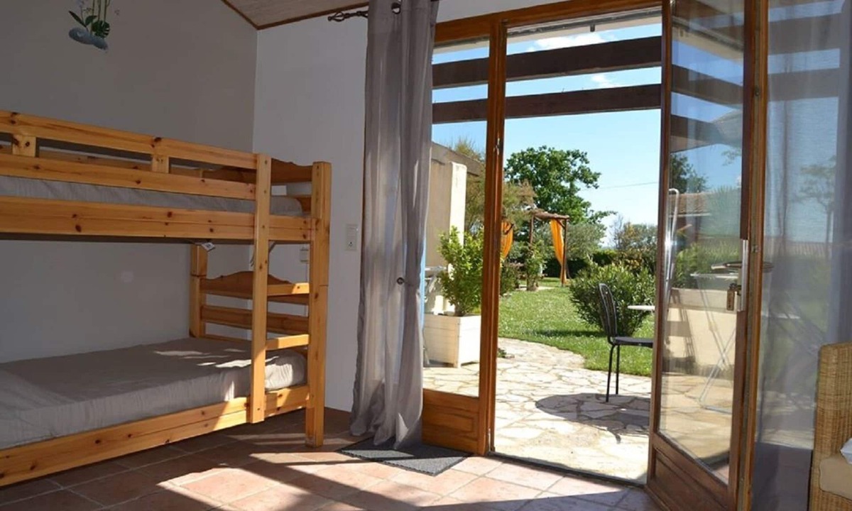 Saint-Dezery Apartment | Les Olivettes - Gite Bamboo