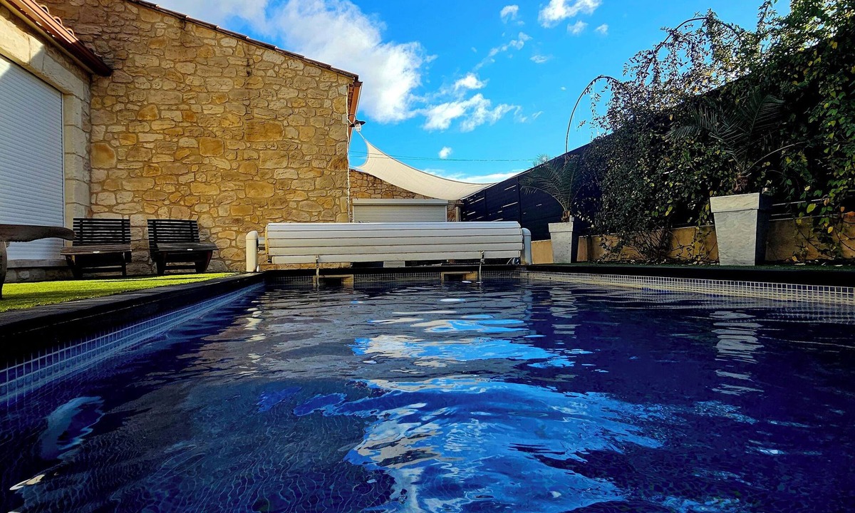 Le Pouget House | Les Oliviers du Pouget -Superb villa with heated pool & air conditioning