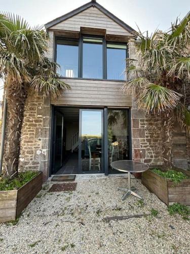 Regnezville-sur-Mer House | Les Palmiers