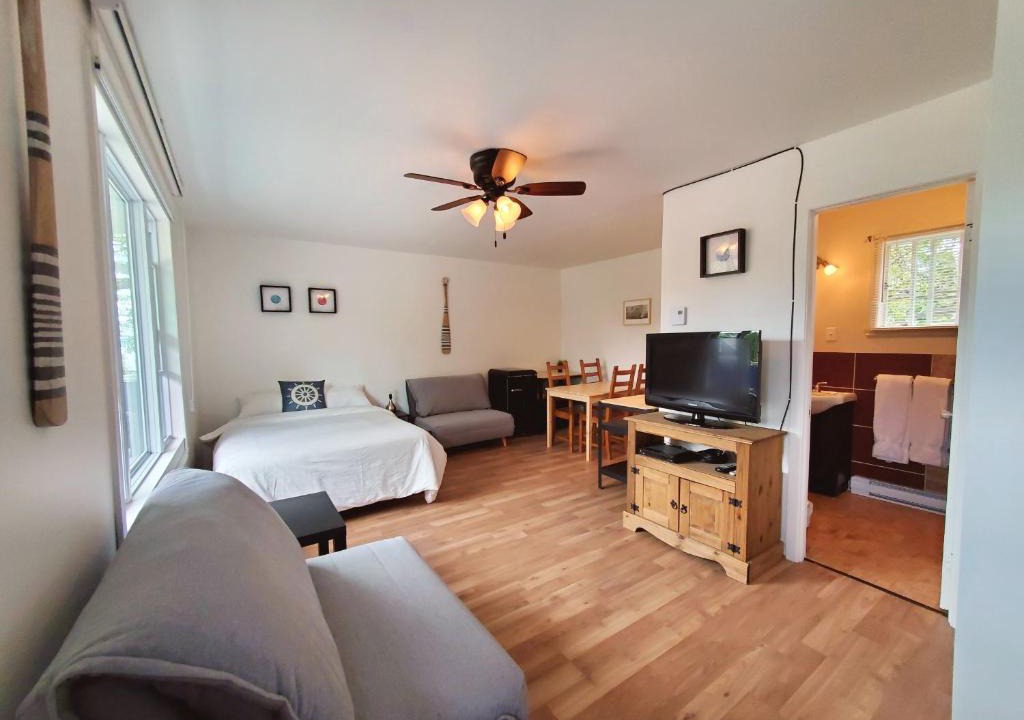 Saint-Joseph-de-la-Rive Apartment | Les Petits Studios du bord de l'eau