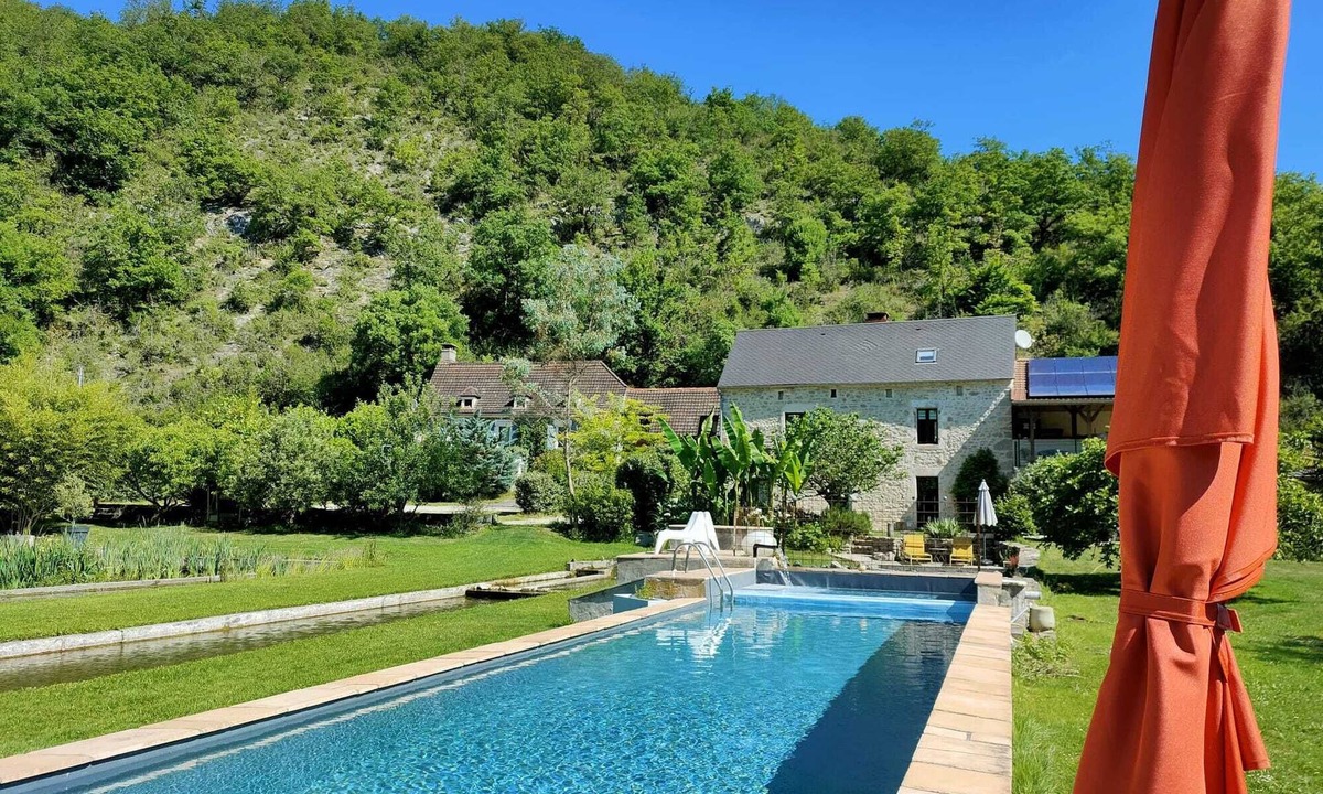 Lachapelle-Auzac Cottage | Les Pieds dans l'eau, Gîte La Source