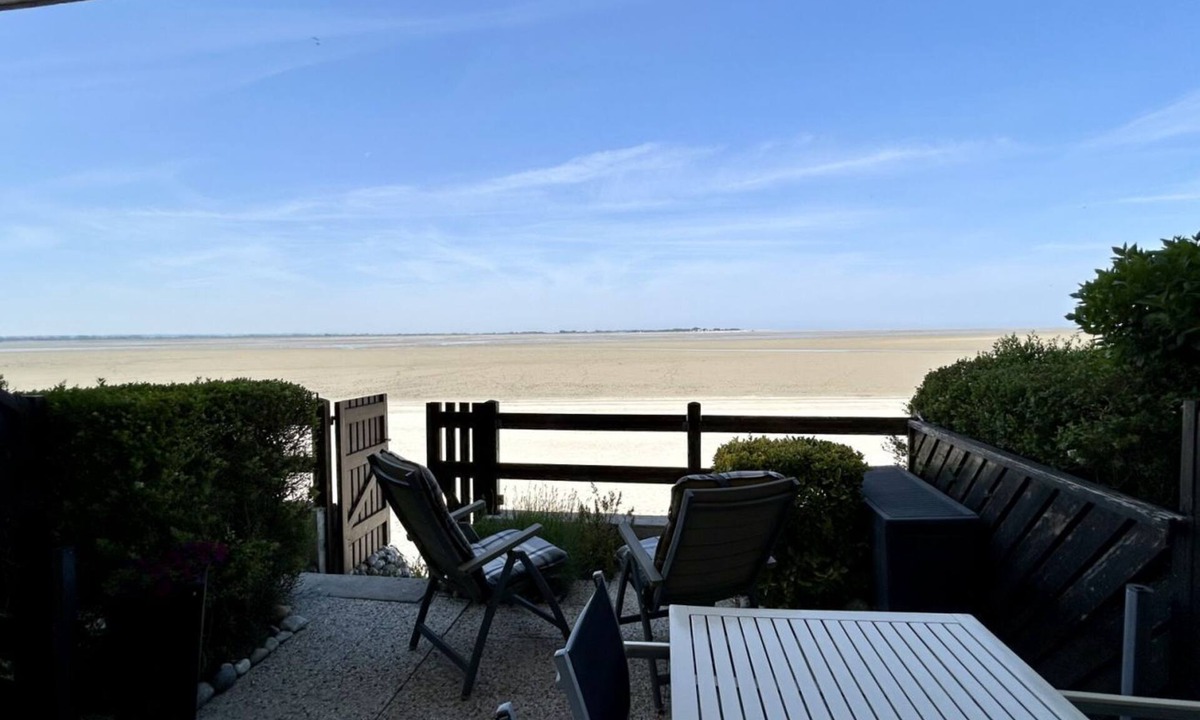 Le Crotoy Apartment | 🏖️ Les Pieds dans le Sable - Unique Apartment with Direct Beach Access
