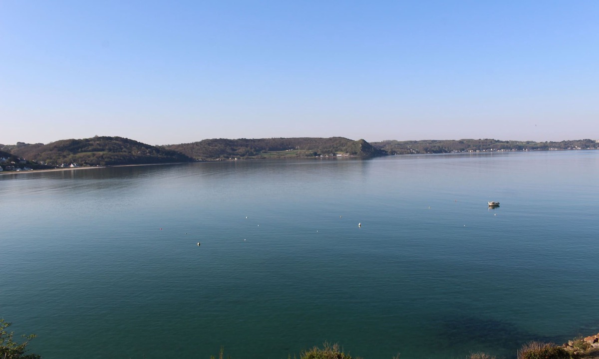 Saint-Michel-en-Greve House | Les pieds dans l'eau: house 50m from the beach