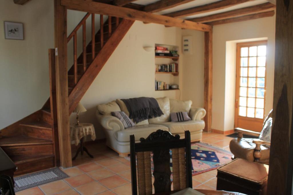 Deneze-sous-le-Lude House | Les Pins á La Cerniere Gites