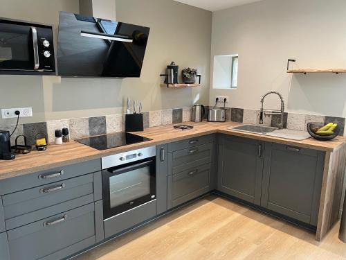 Offrethun House | Les pins qui chuchotent