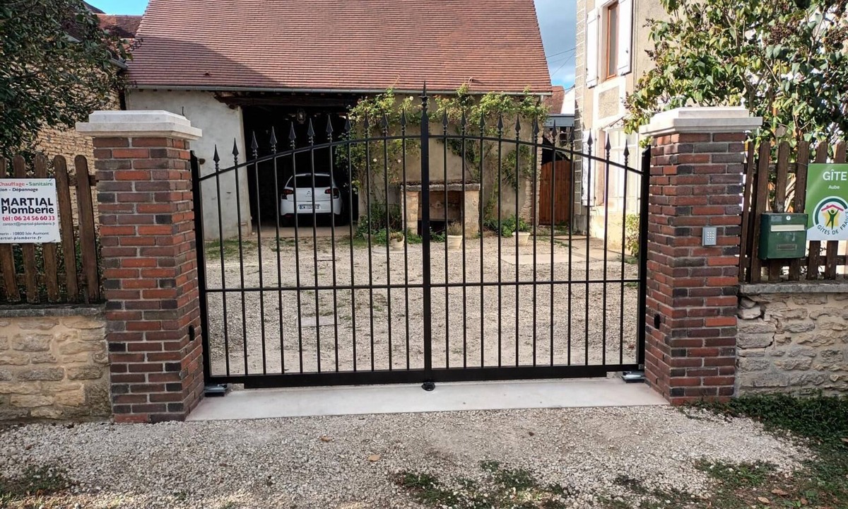 Pargues House | Les Pinsons - Pargues