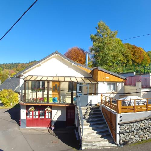 Orcival House | Les Planchettes