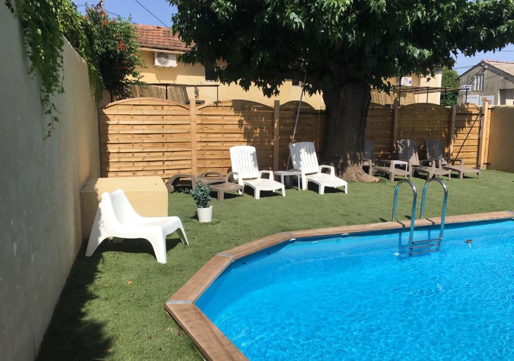 Bollene House | LES PLATANES