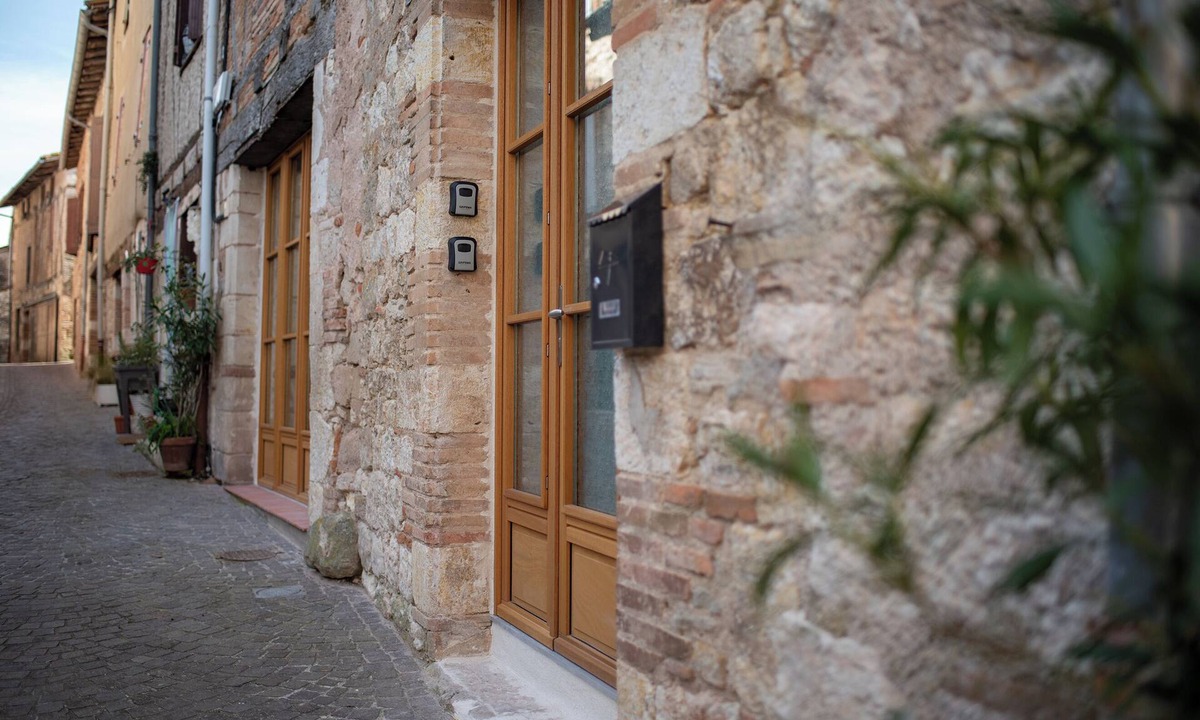 Castelnau-de-Montmiral Apartment | Les Portes de Castelnau - A haven of peace