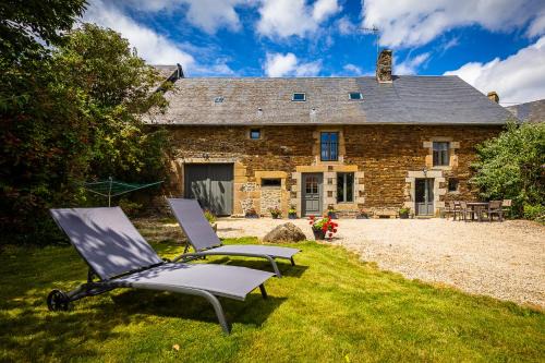Sougeal House | Les prairies du Mont - Le gite de La Chapelle