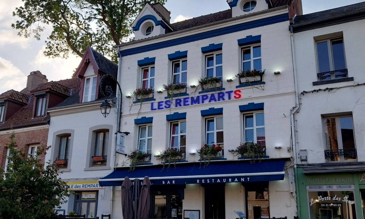 Montreuil-sur-Mer Hotel | les remparts
