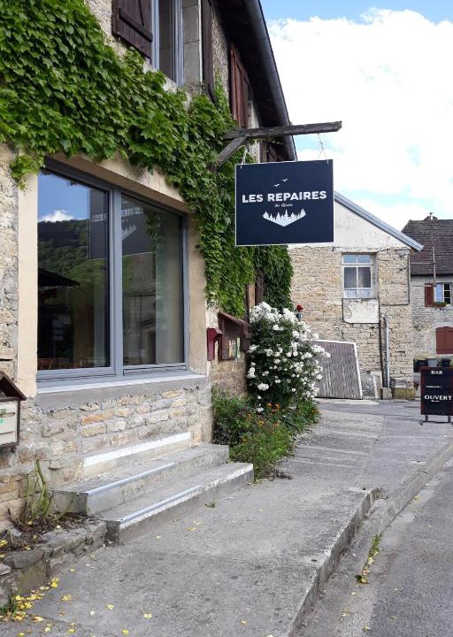 Nans-sous-Sainte-Anne Hotel | LES REPAIRES