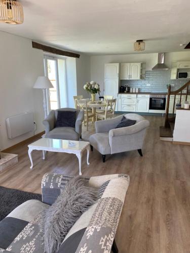 Bussiere-Poitevine House | Les Rimpaudieres