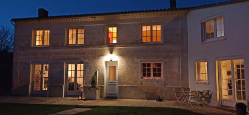 Saint-Vaize House | Les rives du Rochefollet