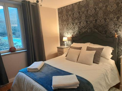 Servant Bed & Breakfast | Les Roches Chambre d'Hotes