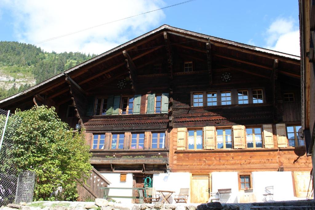 Chateau-d'Oex Bed & Breakfast | Les Rosatlits