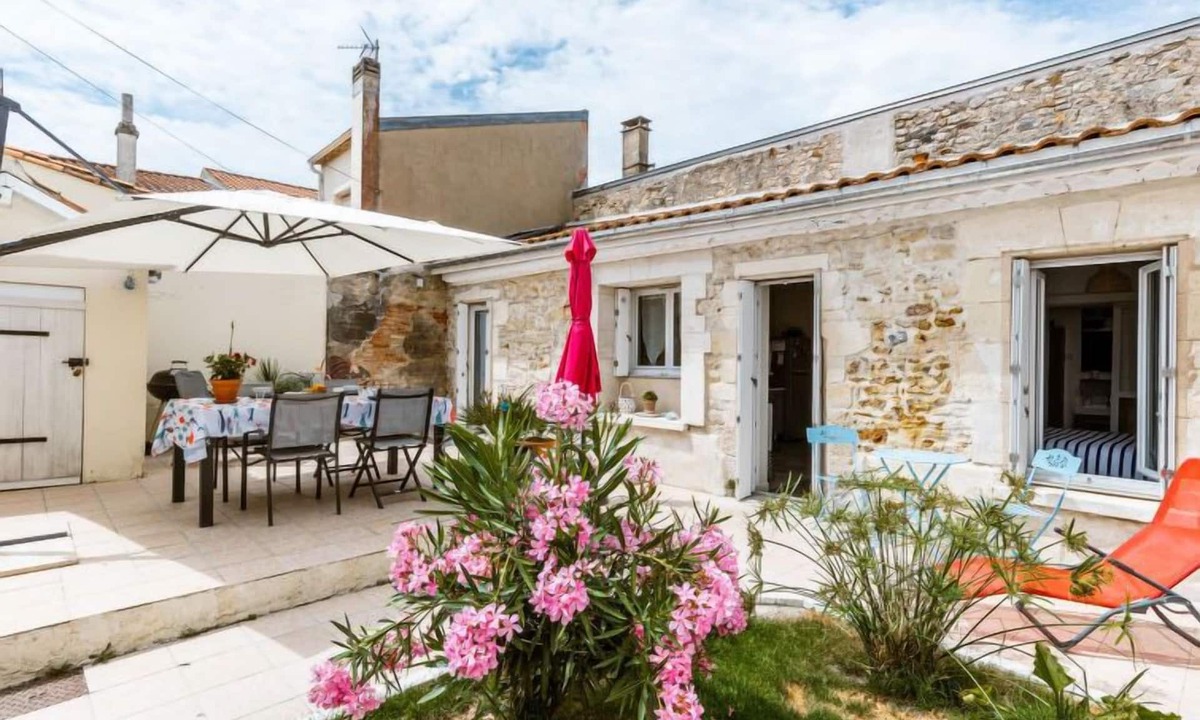 Arvert House | Les Rosiers by Interhome