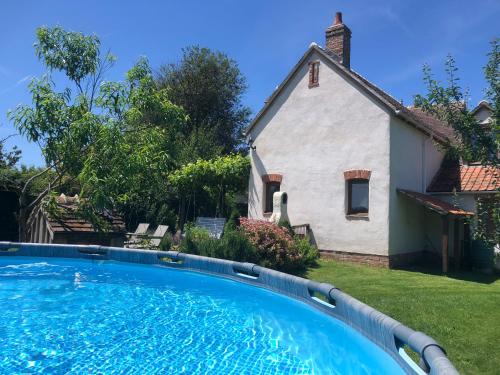 Saint-Jeanvrin House | Les Rossignols