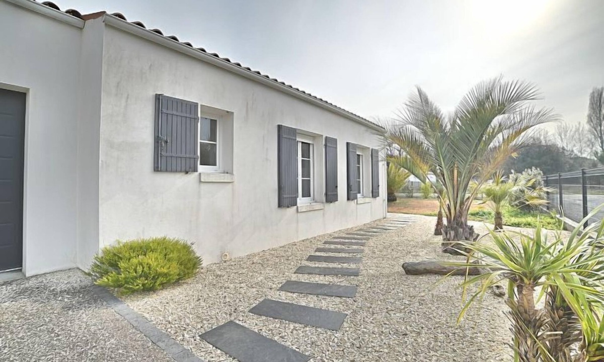 Le Grand-Village-Plage House | Les Salines by Interhome